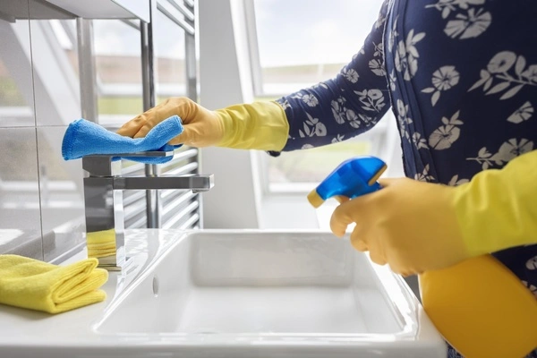 Sink & Countertop Cleaning
